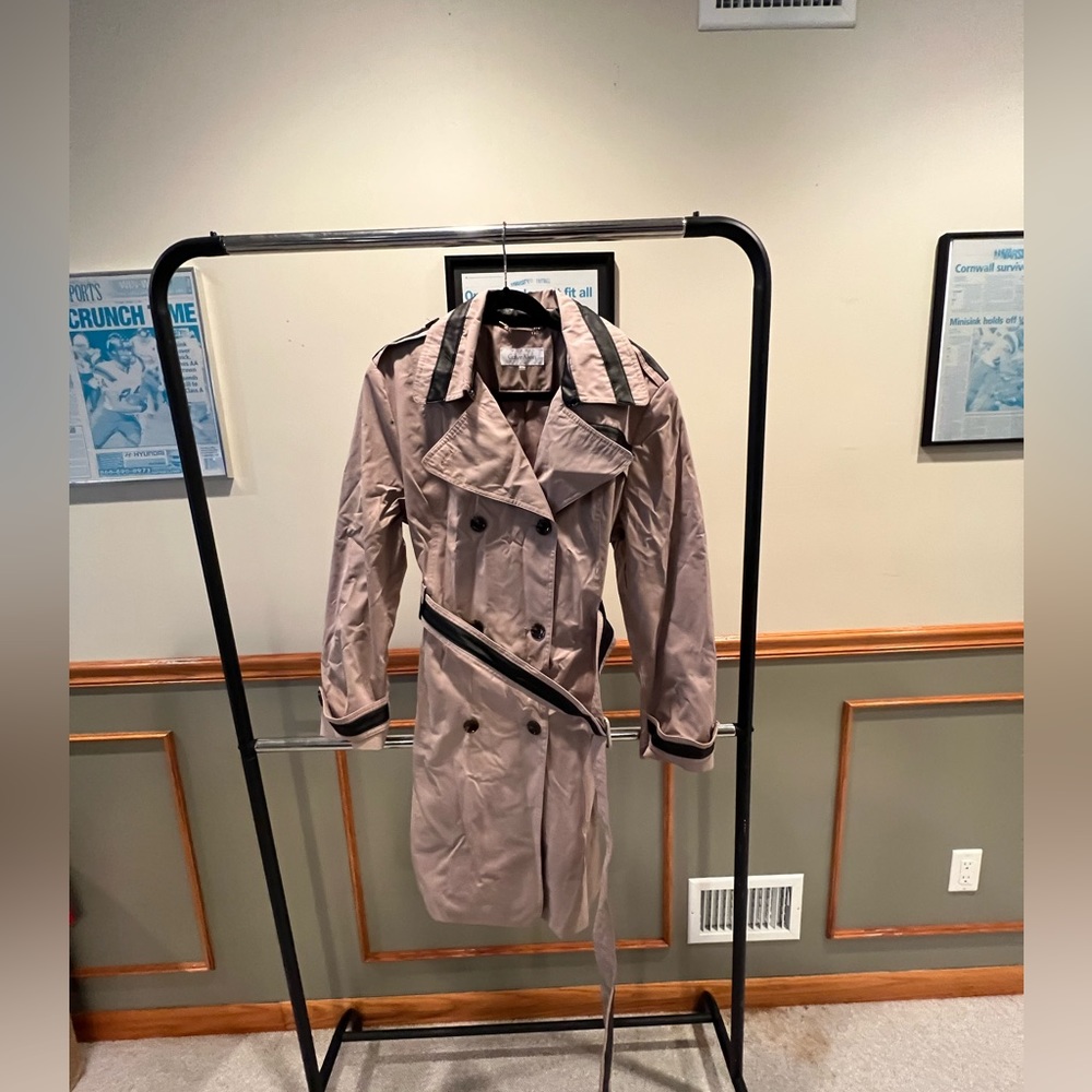 Calvin Klein Trench Coat - size XL